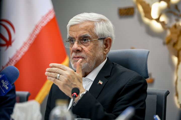 عارف: با گران‌فروشی و احتکار باید برخورد جدی شود