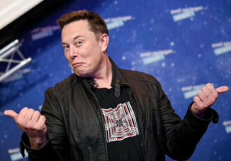 تسلا برای رقابت با اپل و سامسونگ، موبایل می‌سازد؟