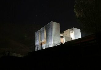 خانه «قلعه مانند» در دماوند برنده جایزه معماری شد/ عکس