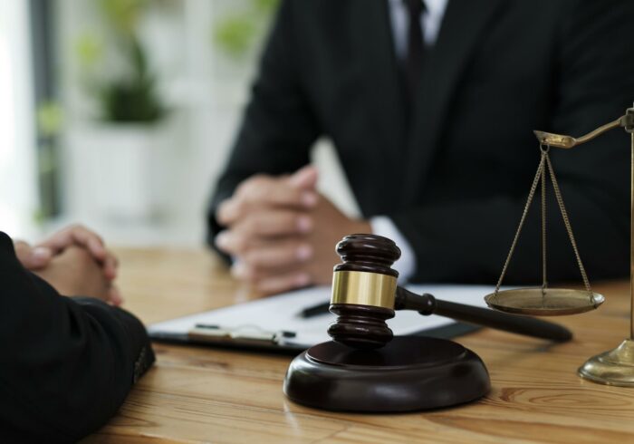 چگونه وکیل کیفری پیدا کنیم؟