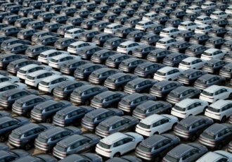 پزشکیان زیر وعده خودرویی خود زد / امید مشتریان خودرو ناامید می شود؟