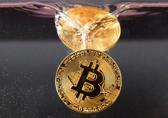 سبقت بزرگ بیتکوین از طلا و بورس فناوری آمریکا سبقت بزرگ بیتکوین از طلا و بورس فناوری آمریکا