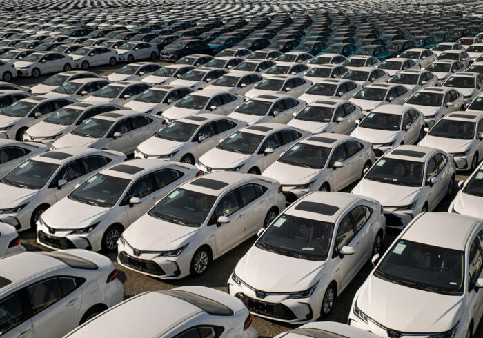 فروش خودروهای وارداتی آزاد شد فروش خودروهای وارداتی آزاد شد