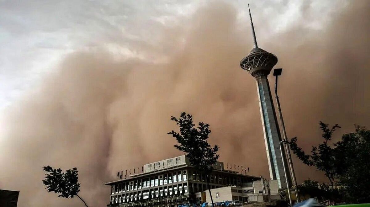 هجوم گردوخاک به تهران/ هشدار به شهروندان مناطق غربی و جنوبی پایتخت هجوم گردوخاک به تهران/ هشدار به شهروندان مناطق غربی و جنوبی پایتخت