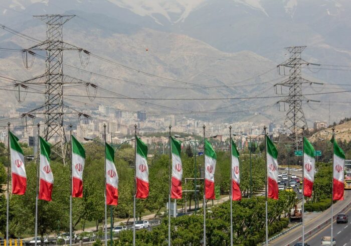 هوای تهران در وضعیت قابل قبول است