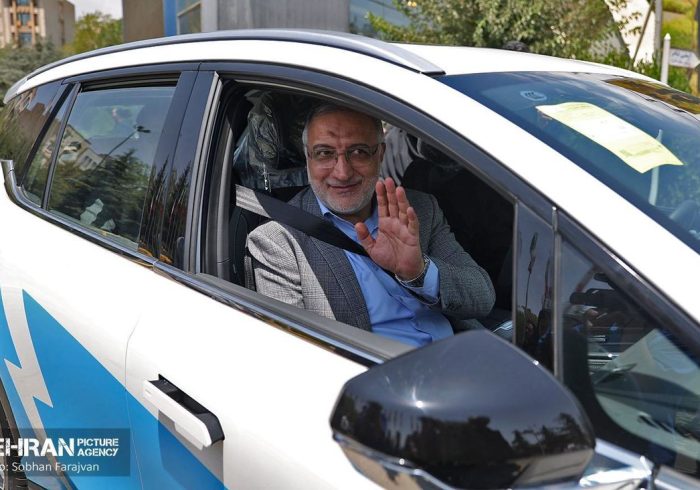 تاکسی آنلاین شهرداری زیر تیغ نقد کارشناسان / یک جامعهشناس شهری: اولویتهای تهران جای دیگری است تاکسی آنلاین شهرداری زیر تیغ نقد کارشناسان / یک جامعهشناس شهری: اولویتهای تهران جای دیگری است