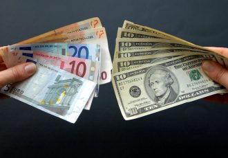 تقویت شاخص دلار، یوروی فردوسی را ضعیف کرد