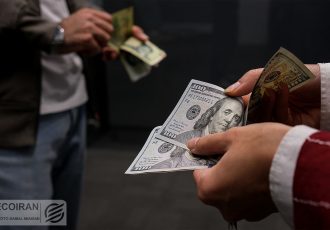 بی‌میلی بازار به خریدوفروش پرریسک؛ قیمت دلار در برزخ ۹۲ هزار تا ۹۴ هزار تومان
