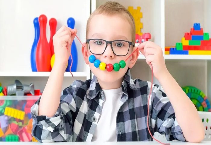 رنگ درمانی و تاثیر رنگ ها بر اضطراب و ترس کودکان رنگ درمانی و تاثیر رنگ ها بر اضطراب و ترس کودکان