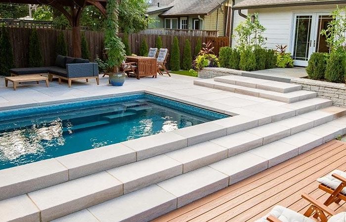 کدام فصل برای ساخت استخر بهتر است؟ بررسی مزایا و معایب هر فصل کدام فصل برای ساخت استخر بهتر است؟ بررسی مزایا و معایب هر فصل