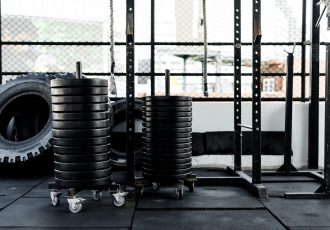 تفاوت خرید لوازم ورزشی عمده با خرید تکی؛ کدام به‌صرفه‌تر است؟