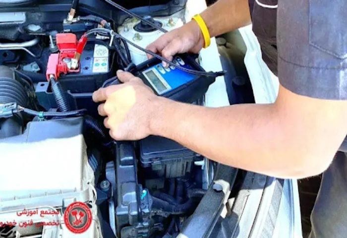 برق خودرو یا مکانیک خودرو؟ | مقایسه ی دو شغل پردرآمد برق خودرو یا مکانیک خودرو؟ | مقایسه ی دو شغل پردرآمد