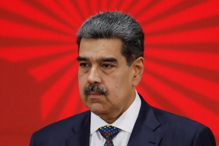 مادورو خطاب به نظامیان: در حالت آماده‌باش باشید