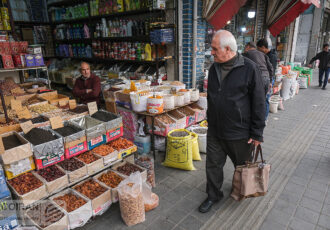 کالاهای اساسی با ارز آزاد وارد می‌شوند؟