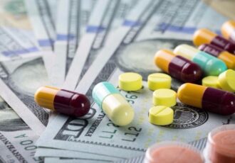 دارو گران می‌شود/ هشدار درباره ورشکستگی صنایع دارویی کشور