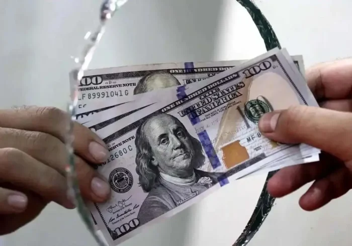 قیمت دلار امروز سر به فلک کشید ( ۹ آذر) قیمت دلار امروز سر به فلک کشید ( ۹ آذر)