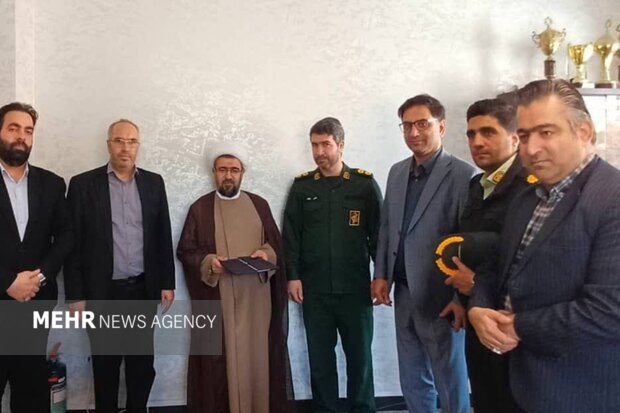 مسئولان صباشهر با حضور در حوزه بسیج از خدمات جهادی بسیجیان تجلیل کردند