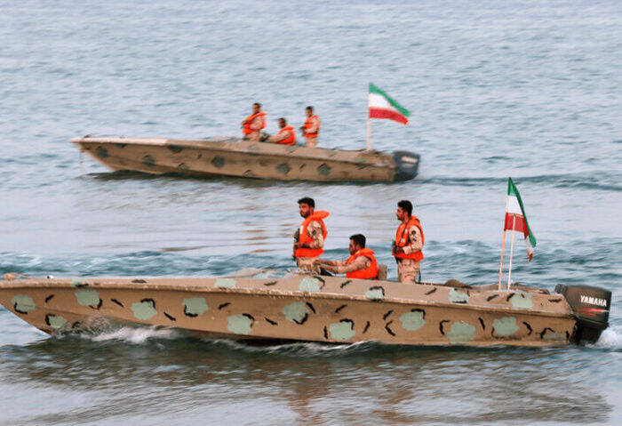 نجات ۶ گردشگر توسط مرزبانان بندرعباسی نجات ۶ گردشگر توسط مرزبانان بندرعباسی