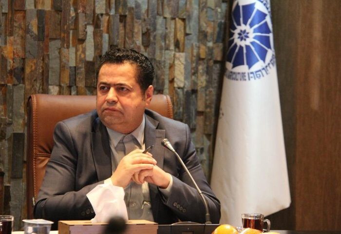 پیرموذن: مسدود شدن کارت‌های بازرگانی به صلاح مملکت نیست