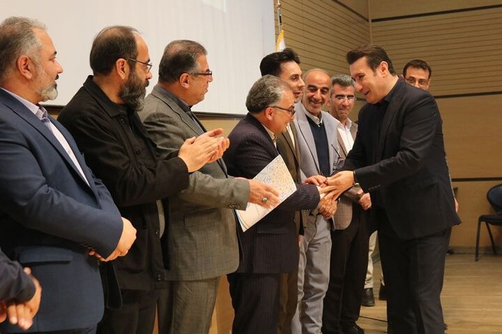 ۲۰۰ اثر در جشنواره شعر فراغتی و کتابی سمنان شرکت کردند