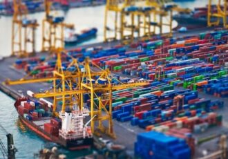 تجارت خارجی ایران در معرض تهدید / درهم ابزار فشار شد