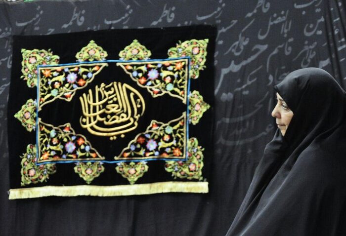 حضور زنان در هیئتهای سنتی حاشیهای و کپیبرداری از مدل مردان بوده است حضور زنان در هیئتهای سنتی حاشیهای و کپیبرداری از مدل مردان بوده است