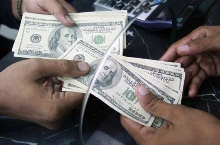 سبقت عرضه از تقاضا در بازار؛ چرا ارز آزاد و رسمی دو قطب مخالف آهن ربا شده اند؟ سبقت عرضه از تقاضا در بازار؛ چرا ارز آزاد و رسمی دو قطب مخالف آهن ربا شده اند؟