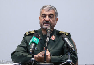 سرلشکر جعفری: مسئله اصلی انقلاب، میدان‌دادن به مردم است