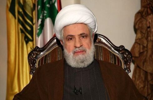 شیخ نعیم قاسم: عشق و ارادت عمیقی میان شهید نصرالله و امام خامنه‌ای بود