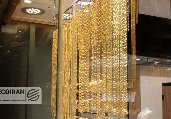 قیمت طلا، دلار و سکه امروز ۴اسفند/ طلا افزایشی، دلار و سکه کاهشی + جدول