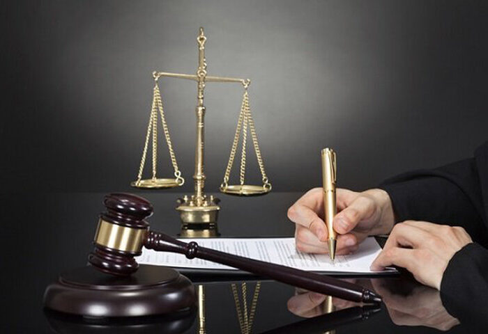 نهاد وکالت از تاسیس داور تا تثبیت مصدق/وکیل دادگستری طبیب حقوقی است