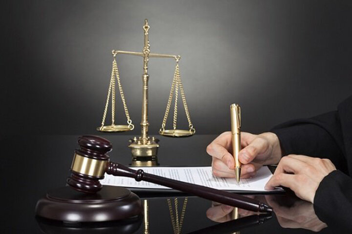 نهاد وکالت از تاسیس داور تا تثبیت مصدق/وکیل دادگستری طبیب حقوقی است