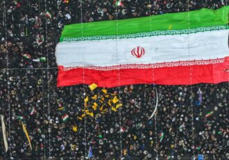 نیویورک‌تایمز: راهپیمایی ایرانی‌ها «نمایش ایستادگی» مردم ایران بود