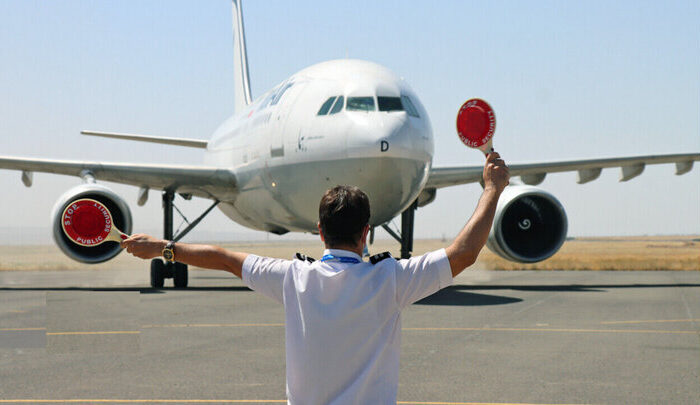 کاهش دید افقی، پرواز تهران - دبی را به فرود در فرودگاه شیراز مجبور کرد کاهش دید افقی، پرواز تهران – دبی را به فرود در فرودگاه شیراز مجبور کرد