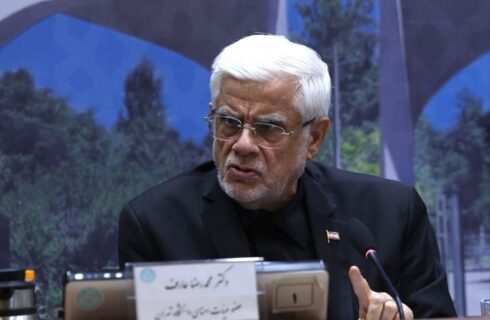 انتقاد شدید عارف از معیشت اساتید/ زنگ خطر مهاجرت نخبگان به صدا درآمد